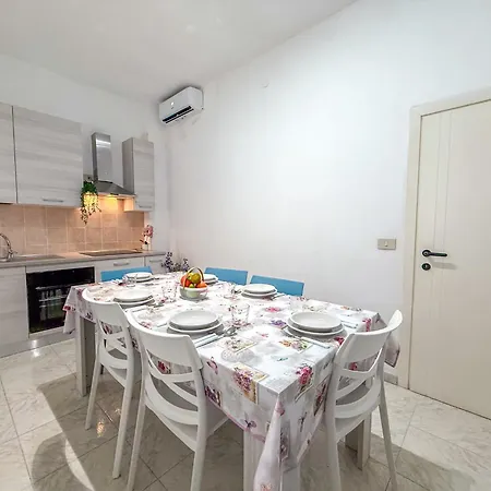 Apartment Baton Rounge Viale De Gasperi Rif A836 *