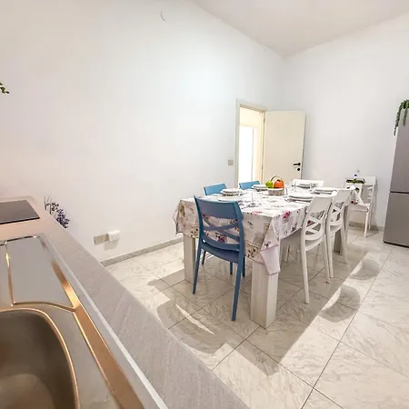 Appartamento Baton Rounge Viale De Gasperi Rif A836